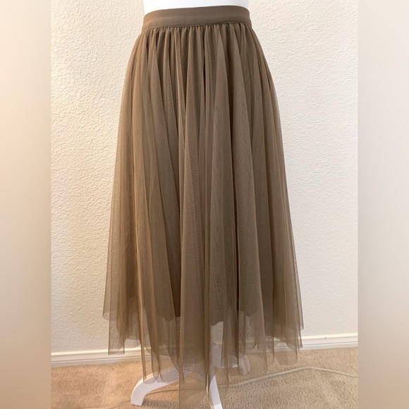 Flowy mesh skirt - Picture 2 of 2